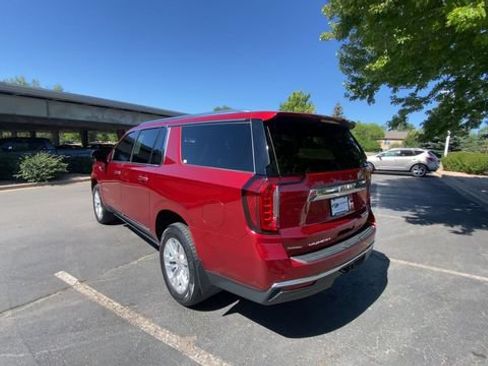 Used 2022 GMC Yukon XL SLT w/ SLT Premium Package AWD/4WD image 5