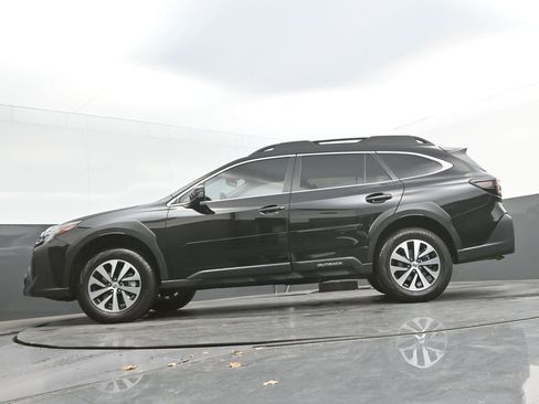 Used 2024 Subaru Outback Premium image 28