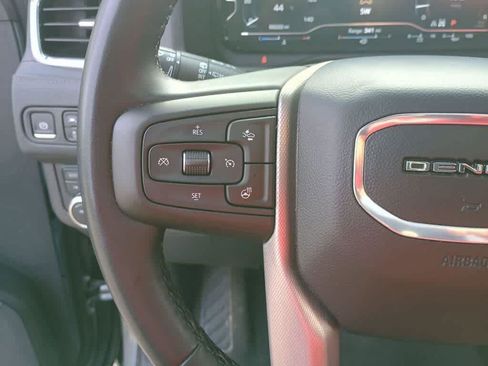 Used 2024 GMC Yukon XL Denali AWD/4WD image 10