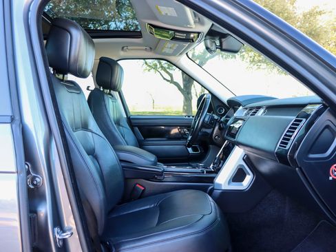 Used 2018 Land Rover Range Rover HSE image 41