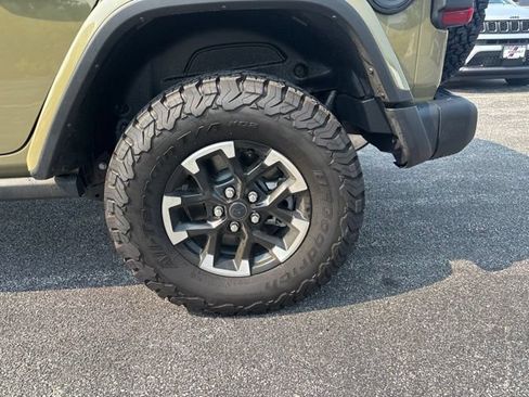 Used 2025 Jeep Wrangler Unlimited Rubicon 4xe AWD/4WD image 6
