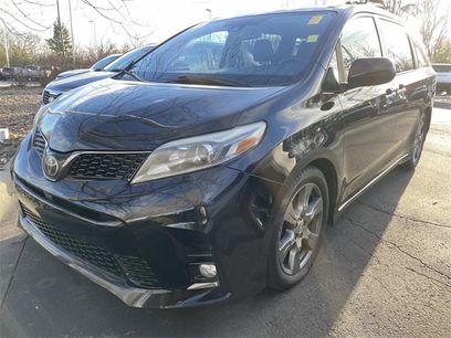Used 2018 Toyota Sienna SE