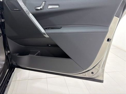 Used 2025 BMW iX xDrive50 w/ Premium Package image 18