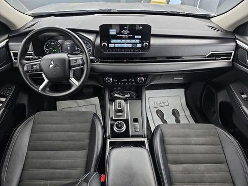 Used 2024 Mitsubishi Outlander SE image 21