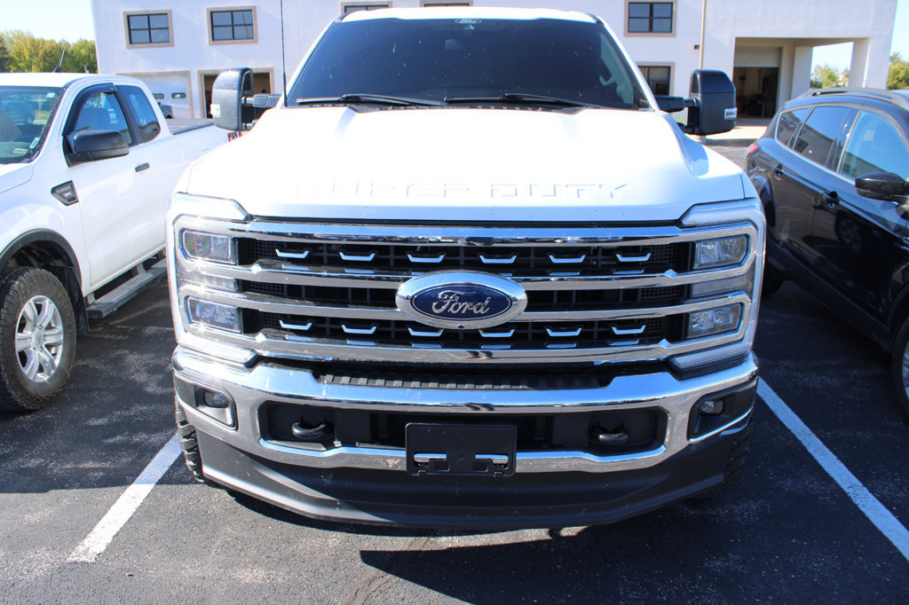 Used 2024 Ford F250 Lariat w/ FX4 Off-Road Package AWD/4WD image 2