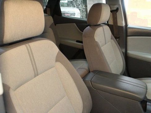 Used 2019 Chevrolet Blazer LT image 11