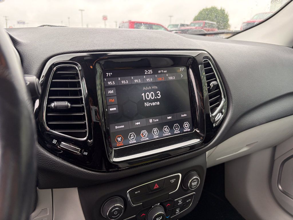Used 2020 Jeep Compass Limited AWD/4WD image 18