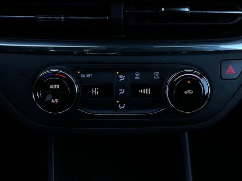 Used 2025 Buick Envista Preferred image 25