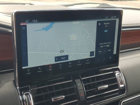 Used 2024 Lincoln Navigator Reserve image 16