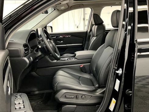 Used 2025 Honda Pilot Touring image 25