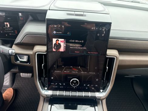 New 2026 GMC Yukon Denali Ultimate AWD/4WD image 17