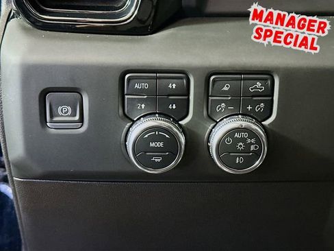 Used 2025 GMC Sierra 1500 AT4 w/ AT4 Premium Package AWD/4WD image 11