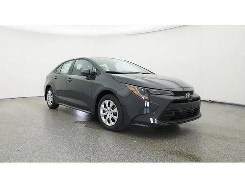 Used 2025 Toyota Corolla LE FWD image 34