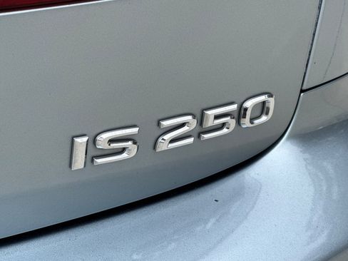 Used 2009 Lexus IS 250 RWD image 28