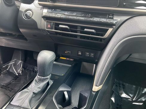 Used 2025 Toyota Camry LE FWD image 36
