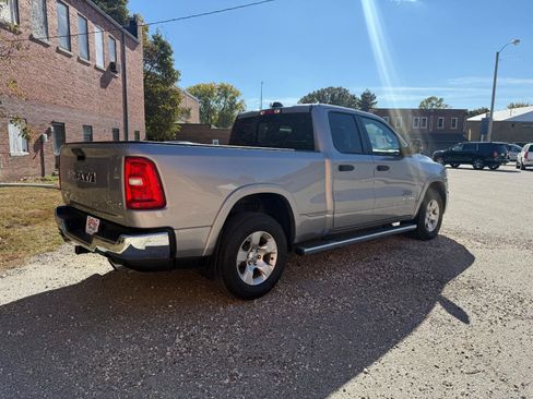 Used 2025 RAM 1500 Big Horn AWD/4WD image 2