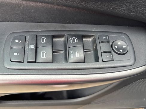 Used 2020 Jeep Cherokee Latitude Plus w/ Comfort/Convenience Group FWD image 9