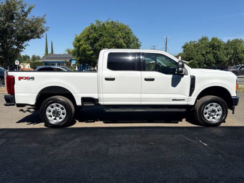 Used 2023 Ford F250 XLT w/ FX4 Off-Road Package AWD/4WD image 6