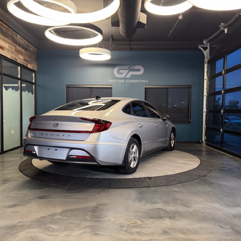 Used 2023 Hyundai Sonata SE FWD image 3
