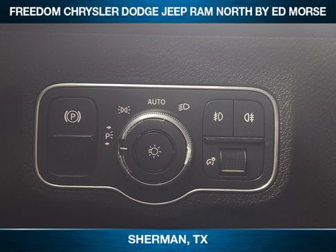 Used 2021 Mercedes-Benz GLB 250 image 17