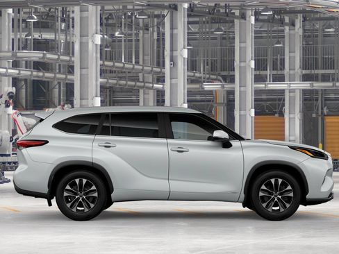 New 2026 Toyota Highlander XLE AWD/4WD image 12