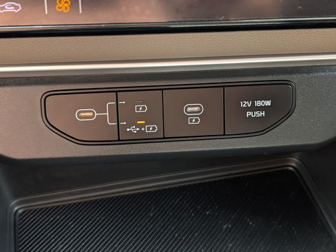 Certified 2026 Kia Carnival FWD image 33