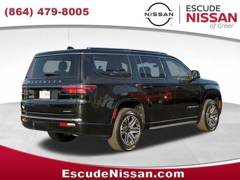 Used 2024 Jeep Wagoneer Series II w/ Flexible Seating Group RWD image 3