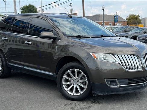 Used 2011 Lincoln MKX 2WD w/ 101A Rapid Spec Order Code image 8