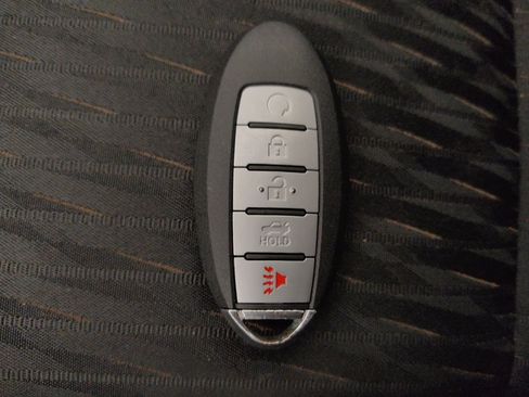 Used 2020 Nissan Rogue SV FWD image 32