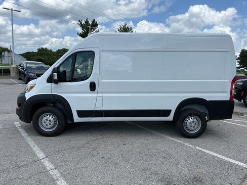 New 2025 RAM ProMaster 2500 w/ Convenience Group image 19