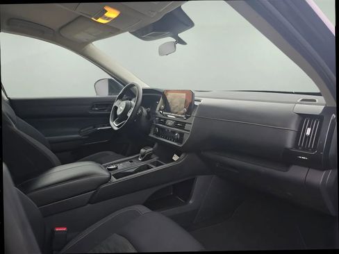 Used 2023 Nissan Pathfinder S image 20