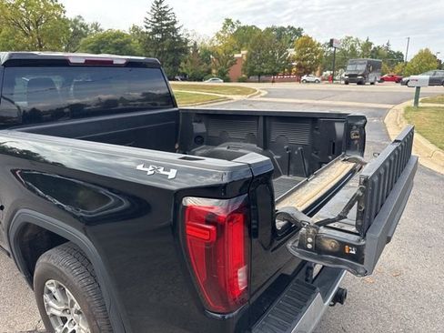 Used 2024 GMC Sierra 1500 SLT image 10