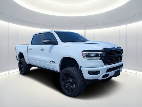 Used 2022 RAM 1500 Laramie AWD/4WD image 1