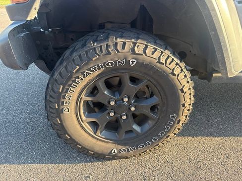 Used 2022 Jeep Wrangler Unlimited Sport AWD/4WD image 11