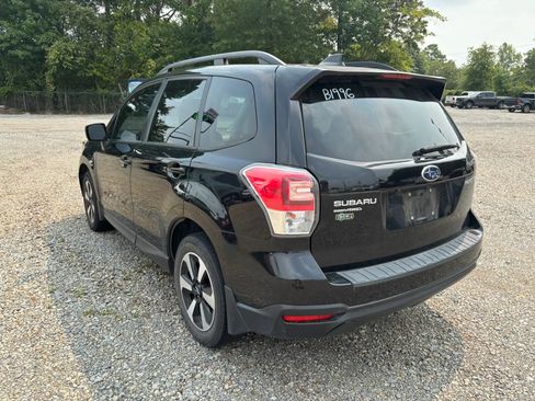 Used 2018 Subaru Forester 2.5i Premium AWD/4WD image 2
