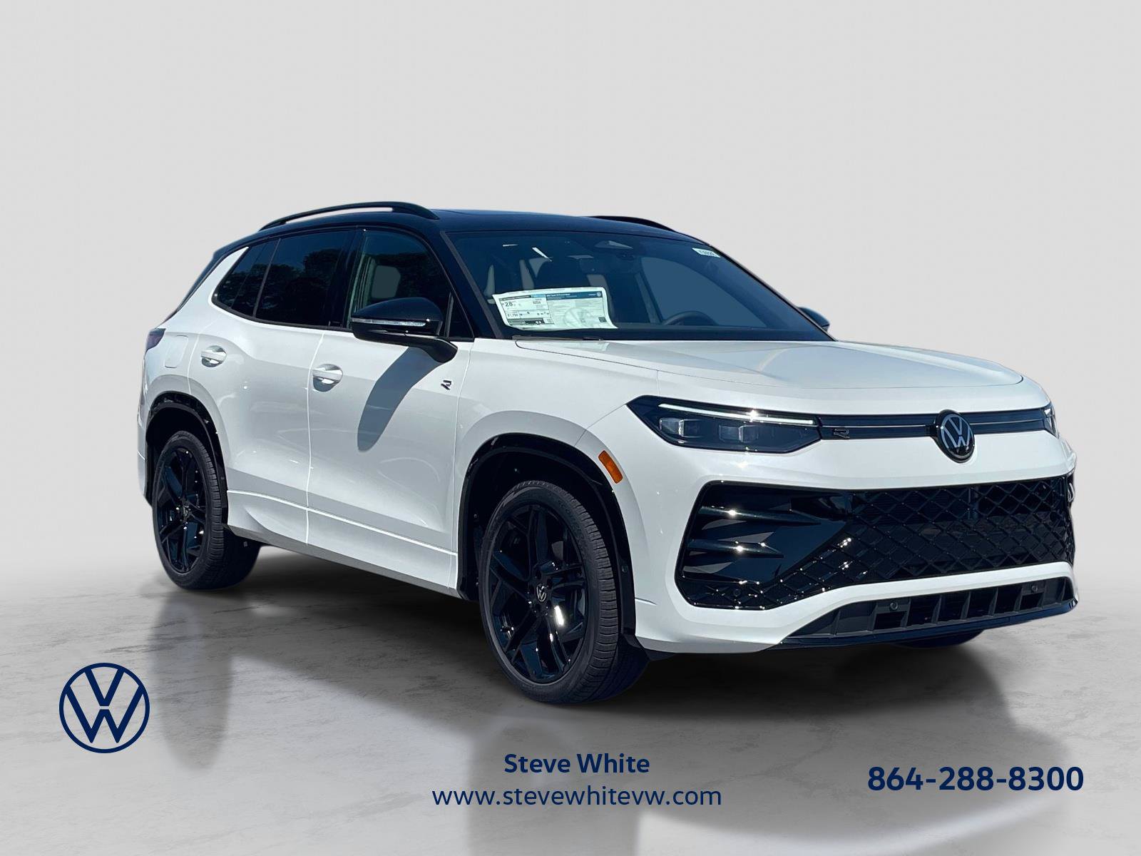 New 2026 Volkswagen Tiguan SE R-Line FWD image 1