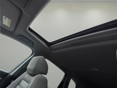 Used 2018 Honda CR-V EX image 11
