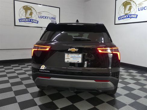 Used 2026 Chevrolet Equinox LT FWD image 8