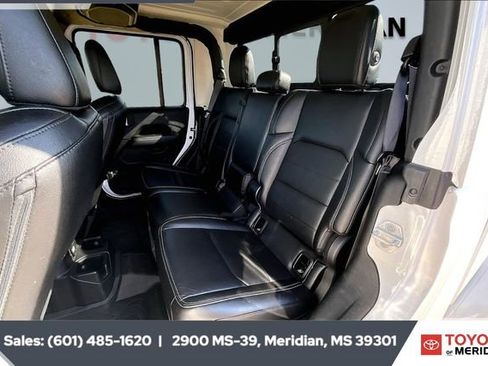 Used 2020 Jeep Gladiator Overland w/ Cold Weather Group image 19