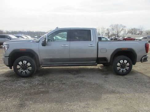 New 2026 GMC Sierra 2500 Denali w/ Denali Reserve Package AWD/4WD image 9