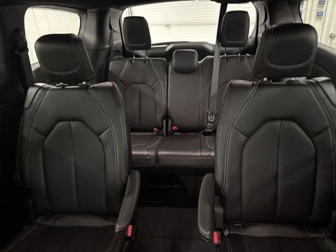 Used 2026 Chrysler Pacifica Select AWD/4WD image 28