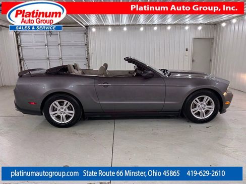 Used 2011 Ford Mustang Convertible RWD image 36