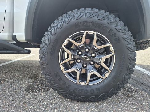 Used 2025 Chevrolet Colorado ZR2 AWD/4WD image 28