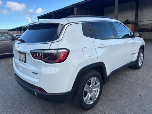 Used 2022 Jeep Compass Latitude FWD image 5