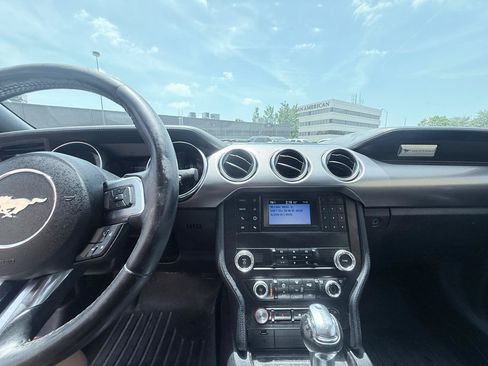 Used 2019 Ford Mustang GT RWD image 16