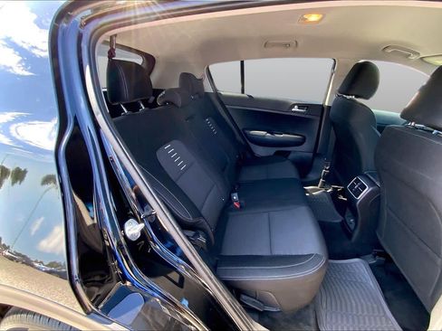 Used 2021 Kia Sportage LX w/ LX Fwd Popular Package image 18