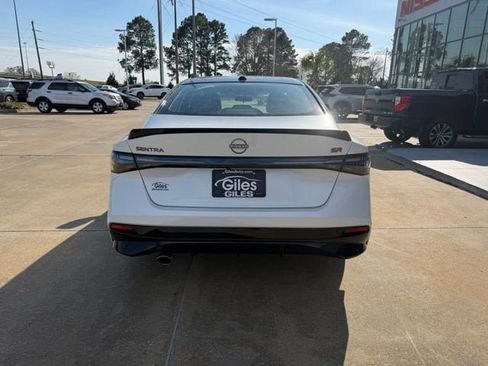 New 2026 Nissan Sentra SR w/ Floor Mat Package image 4