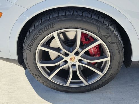 Used 2025 Porsche Cayenne S image 13