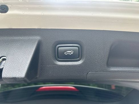 Used 2022 Hyundai Santa Fe SEL w/ Convenience + Premium Package FWD image 32