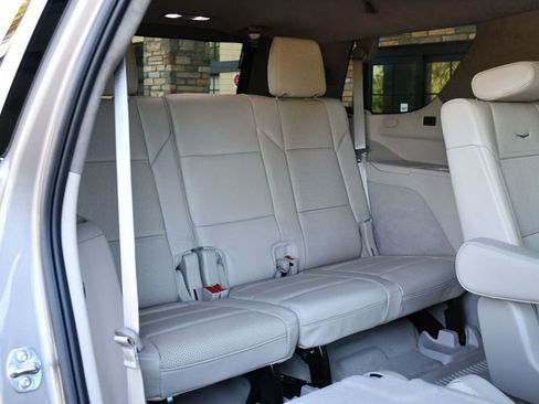 Used 2025 Cadillac Escalade Sport Platinum w/ LPO, ONYX Package image 20